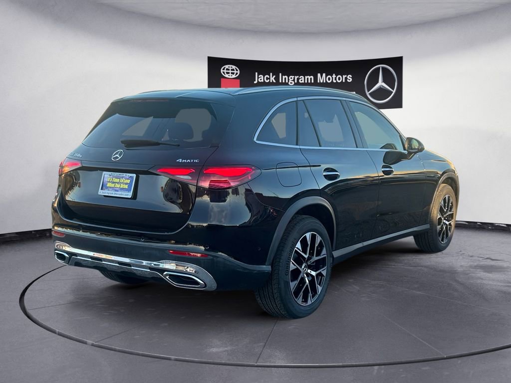 Used 2025 Mercedes-Benz GLC 350e 4MATIC image 5