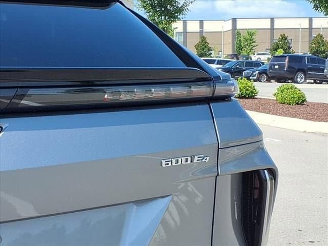 New 2025 Cadillac Lyriq Luxury image 11