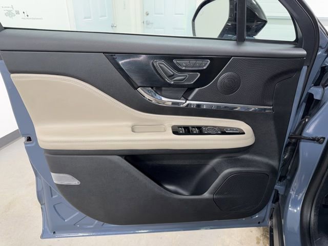 Used 2025 Lincoln Corsair Premiere w/ Equipment Group 101A image 10