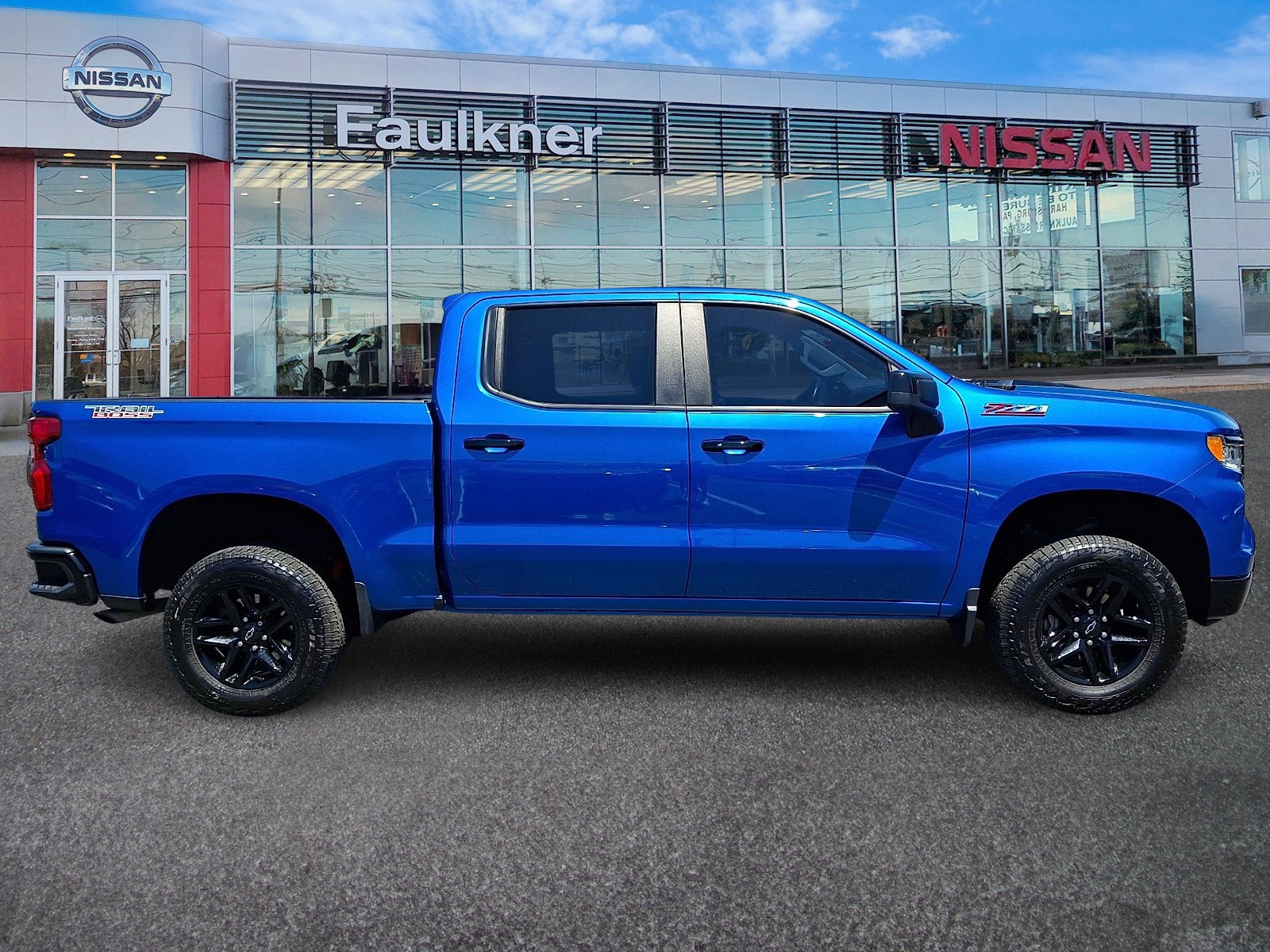 Used 2022 Chevrolet Silverado 1500 LT Trail Boss w/ Protection Package AWD/4WD image 7