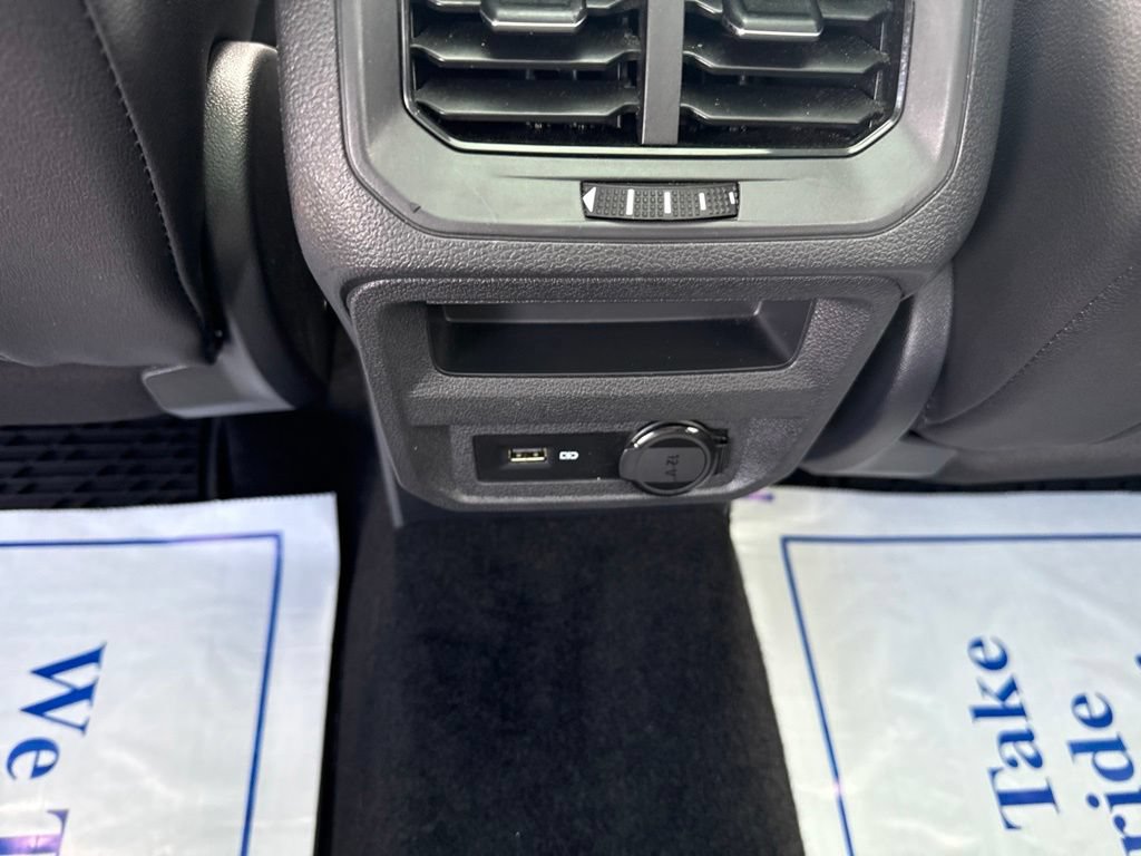 Used 2020 Volkswagen Tiguan SE AWD/4WD image 28