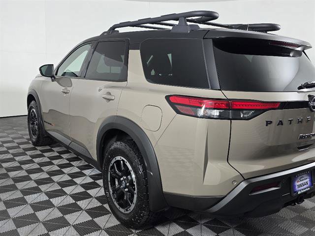 Used 2025 Nissan Pathfinder Rock Creek image 6