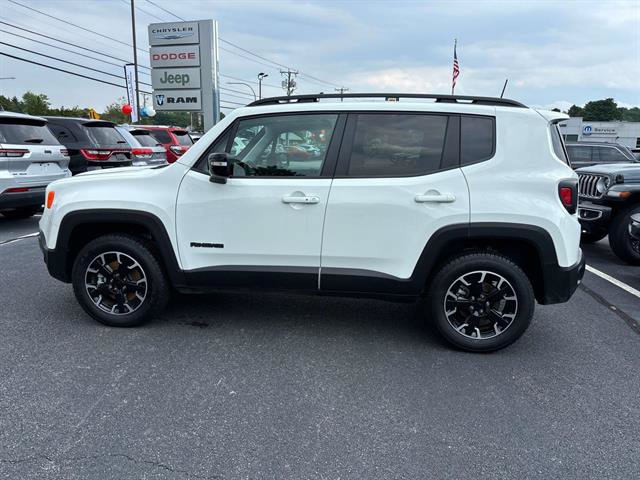 Certified 2023 Jeep Renegade Latitude w/ Sun/Sound Group AWD/4WD image 6