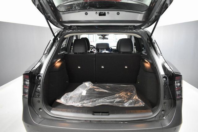 Certified 2025 Nissan Kicks SR image 29