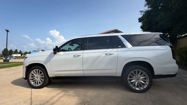 Used 2023 Cadillac Escalade ESV Premium Luxury AWD/4WD image 9