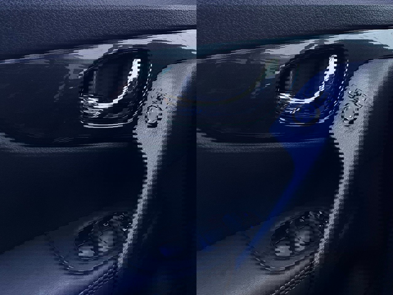 Used 2018 Nissan Rogue SV image 20