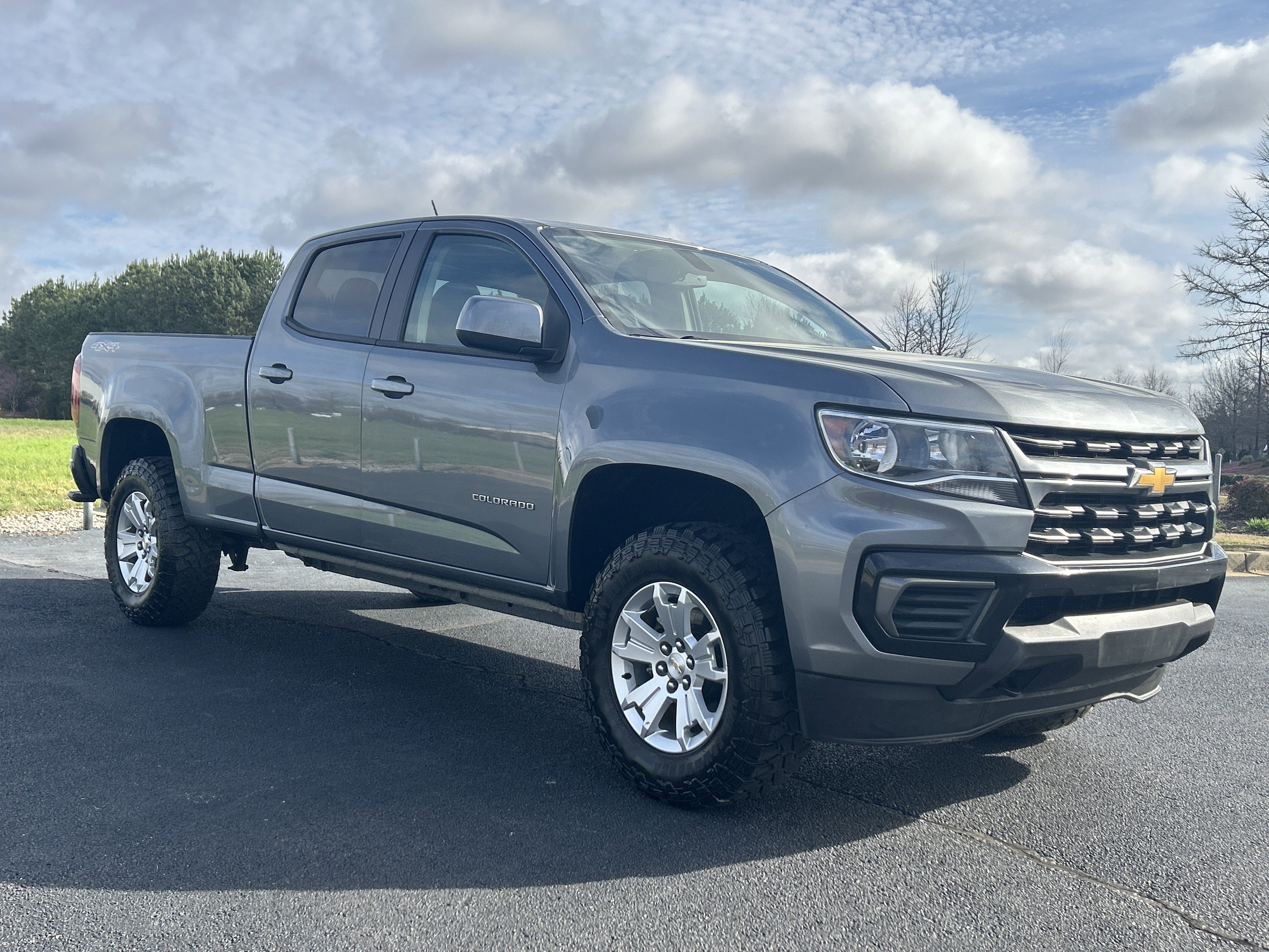 Used 2021 Chevrolet Colorado LT image 2