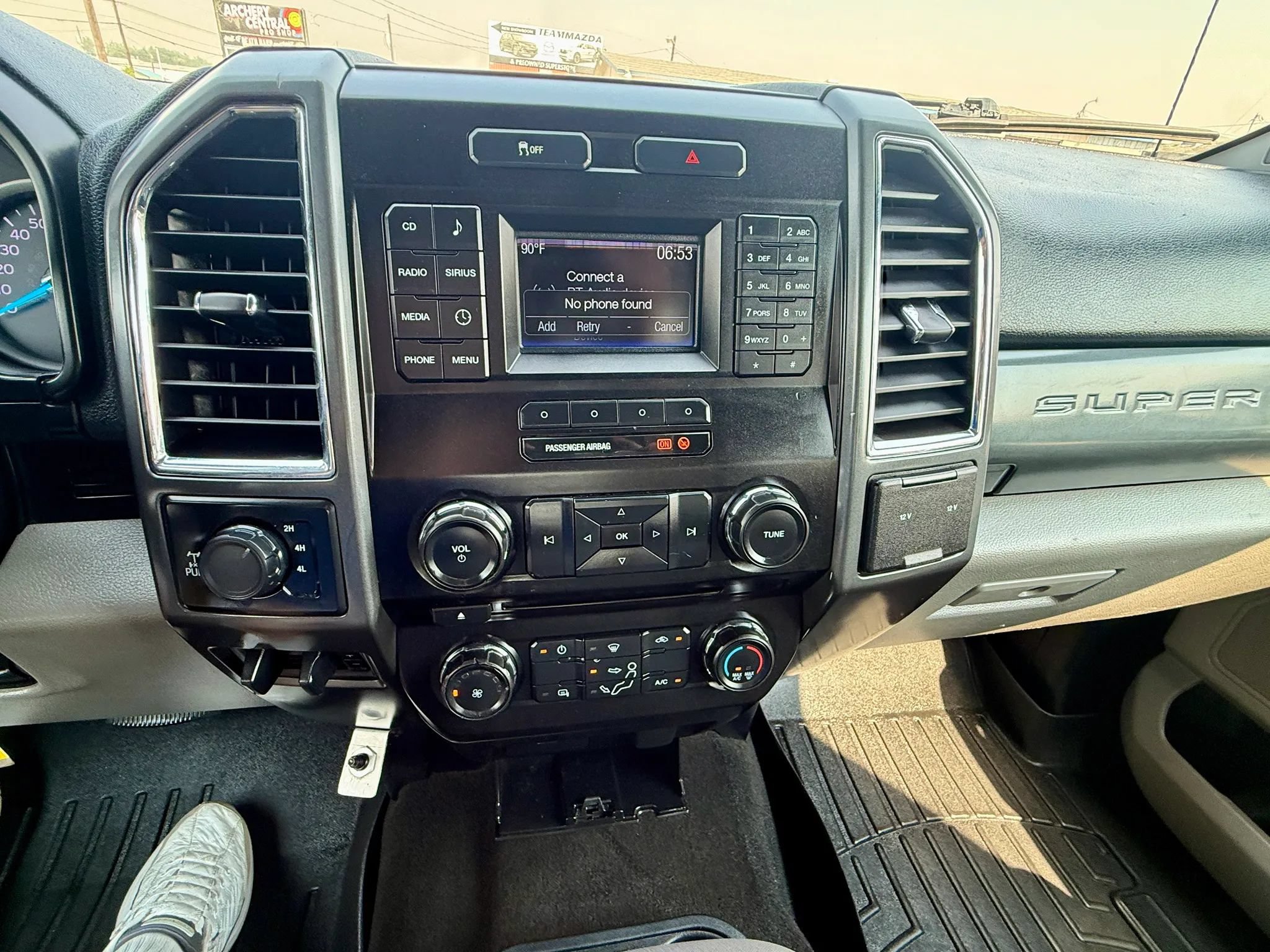 Used 2017 Ford F350 XLT w/ Camper Package AWD/4WD image 12