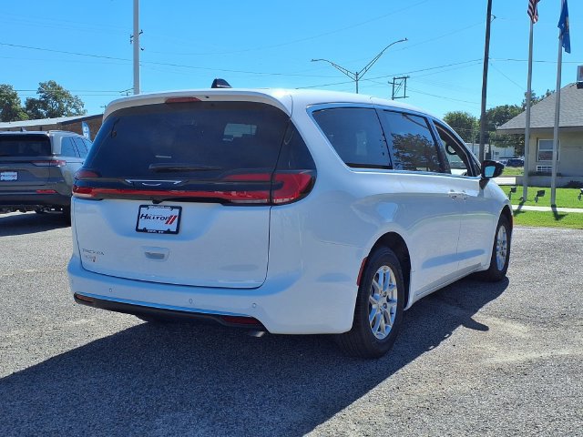 New 2027 Chrysler Pacifica Select FWD image 20