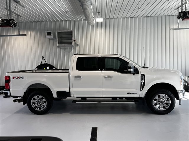 Used 2024 Ford F350 Lariat w/ Chrome Package image 2