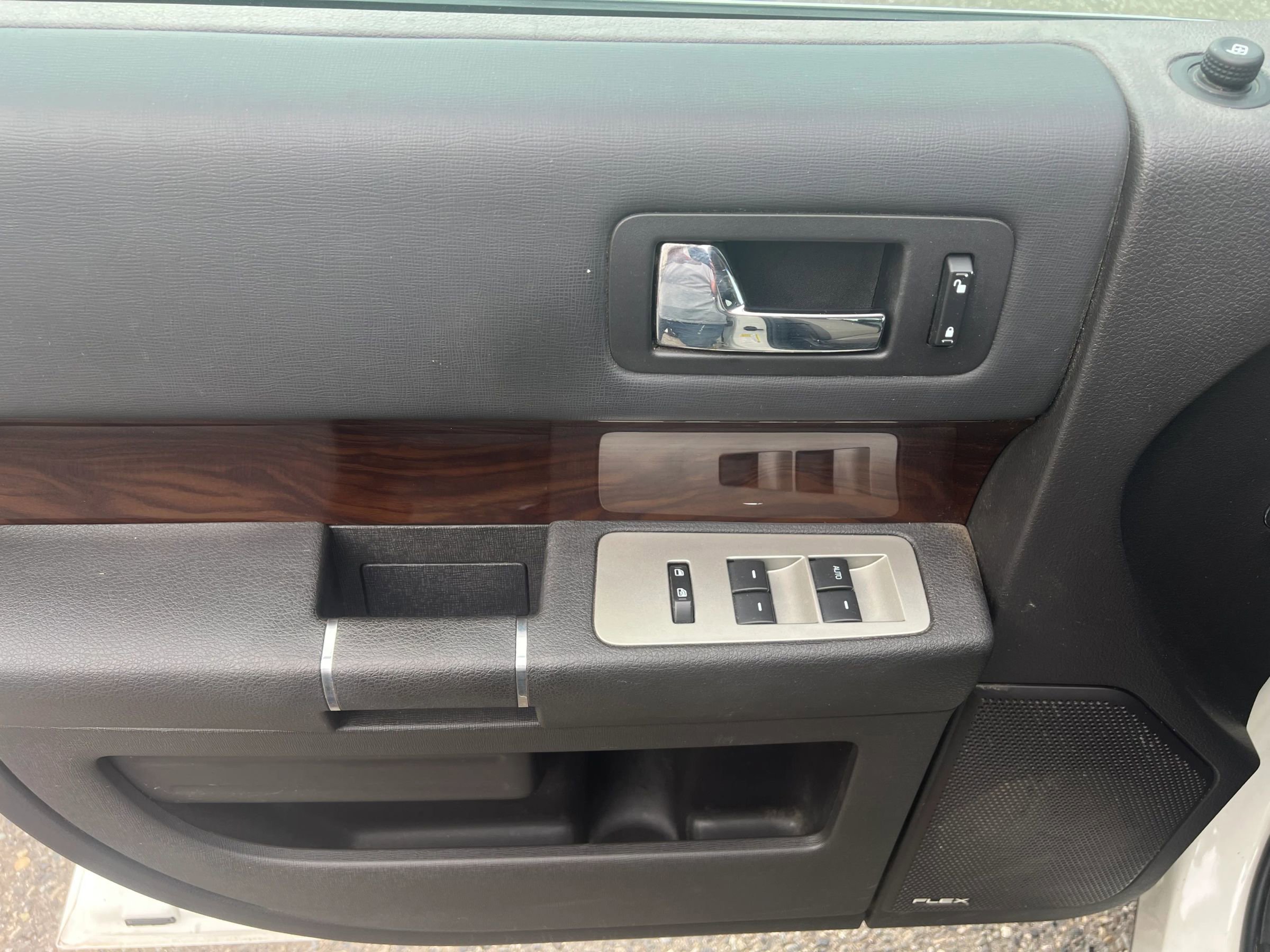 Used 2012 Ford Flex SEL FWD image 9