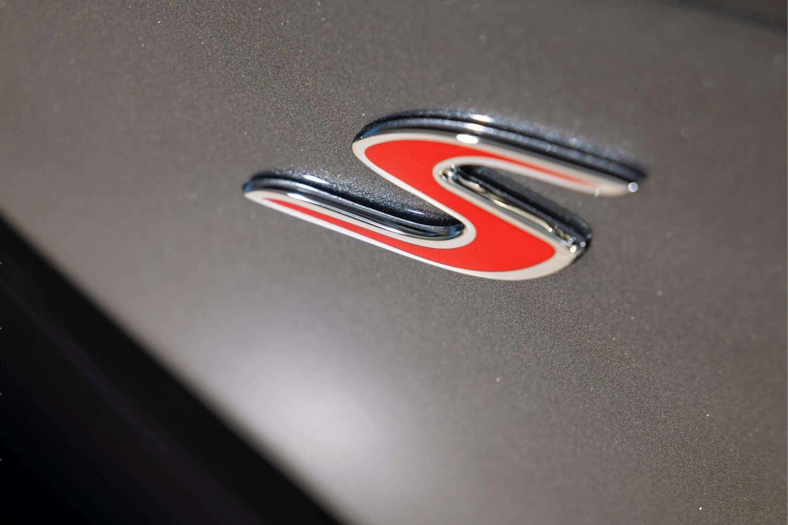 New 2026 Aston Martin DBX S image 11