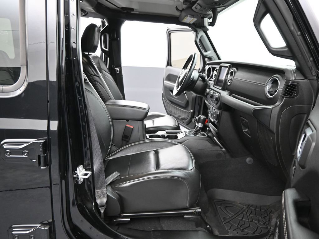 Used 2021 Jeep Wrangler Unlimited Sahara image 38