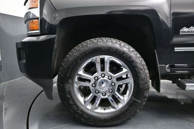 Used 2019 Chevrolet Silverado 2500 High Country w/ Duramax Plus Package AWD/4WD image 19