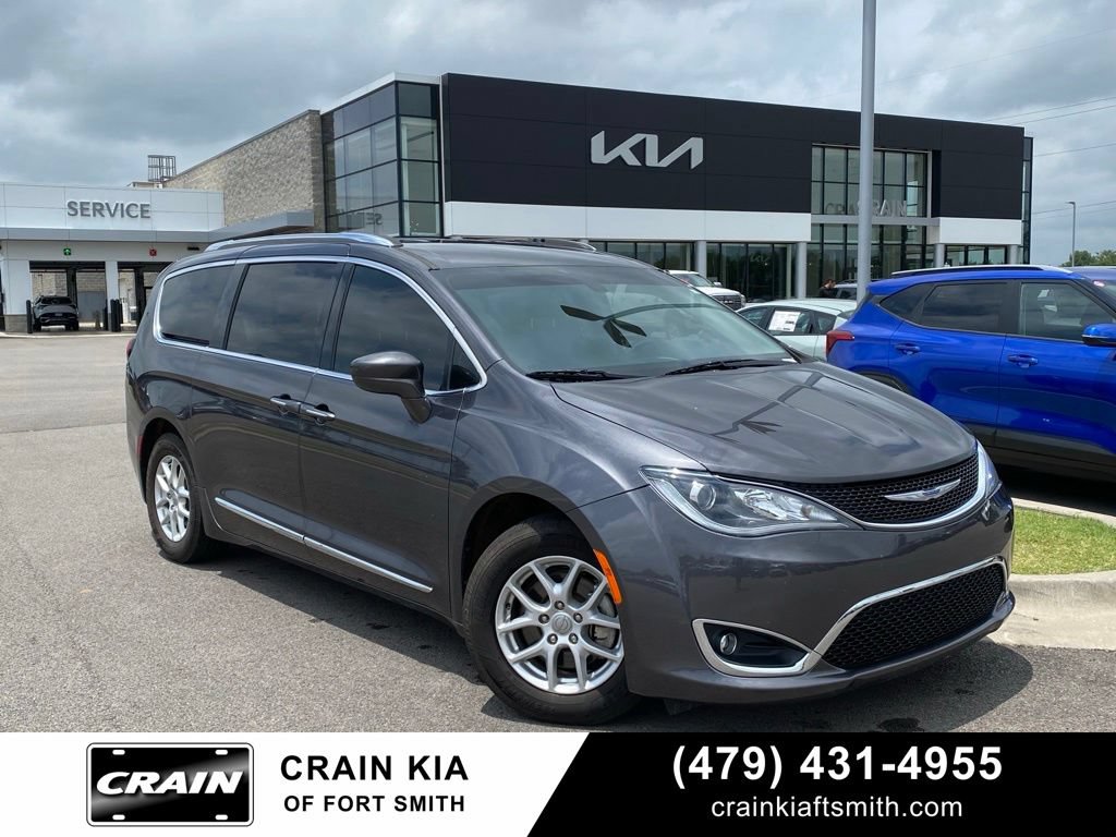 Used 2020 Chrysler Pacifica Touring-L FWD video 1