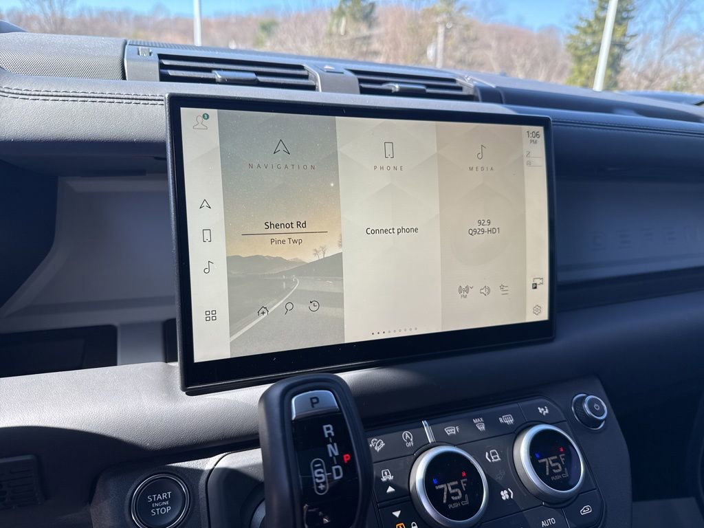 Used 2024 Land Rover Defender 110 SE image 16