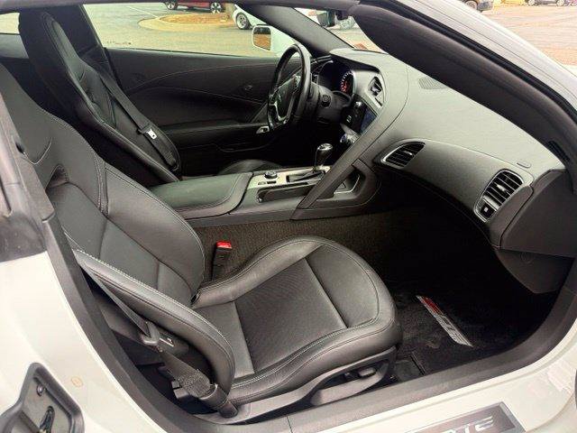 Used 2018 Chevrolet Corvette Z06 w/ Z07 Performance Package RWD image 3