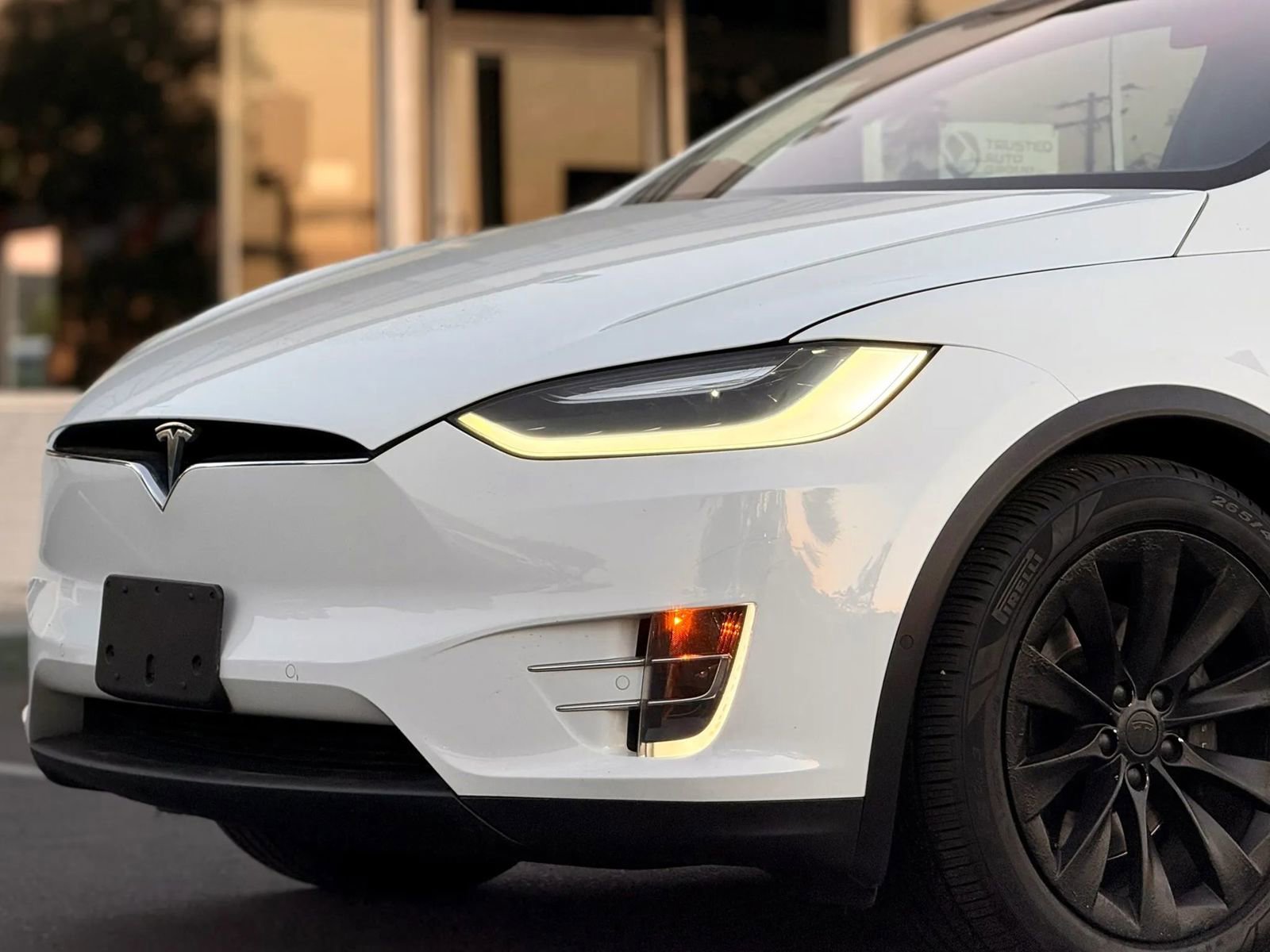 Used 2016 Tesla Model X 75D image 4