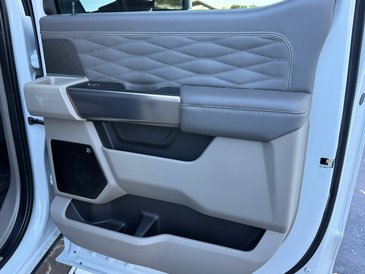 Used 2025 Ford F450 Platinum w/ Platinum Plus Package image 17