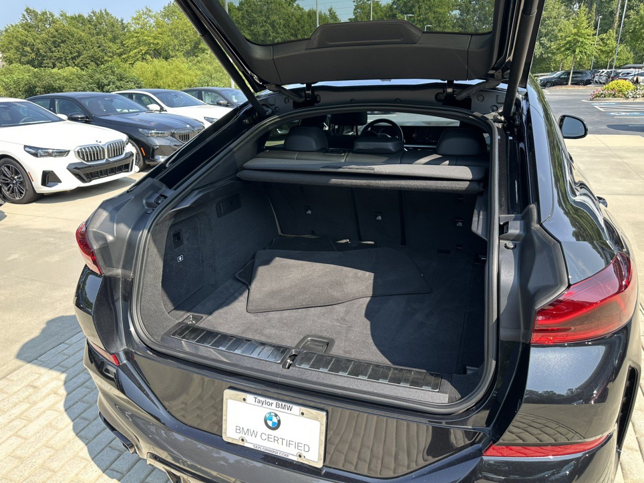Used 2024 BMW X6 xDrive40i w/ M Sport Professional Package AWD/4WD image 22