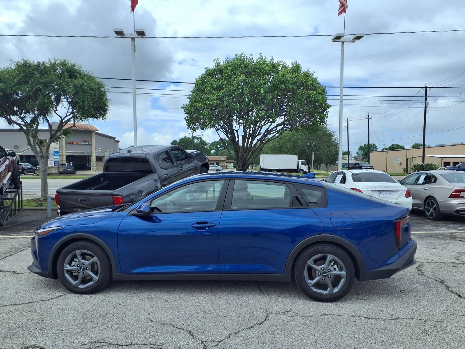 Used 2025 Kia K4 FWD image 24