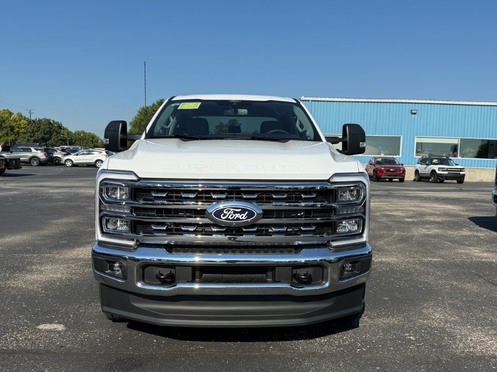 New 2027 Ford F250 XLT w/ XLT Premium Package AWD/4WD image 2
