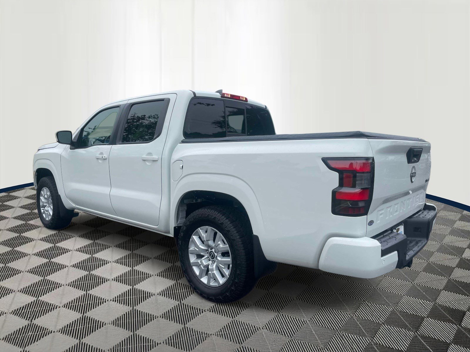 Used 2022 Nissan Frontier SV AWD/4WD image 6