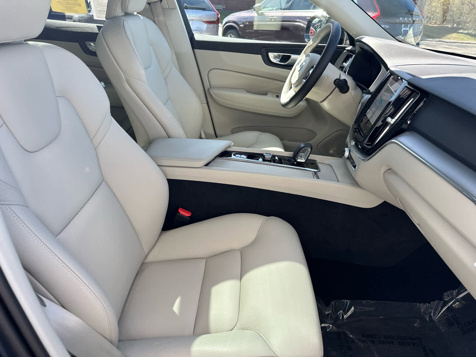 Certified 2024 Volvo XC60 B5 Core AWD/4WD image 42