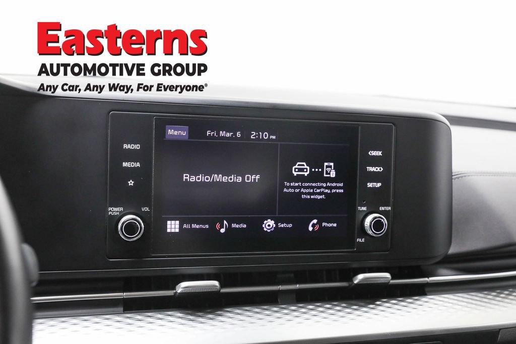 Used 2024 Kia Carnival LX FWD image 19