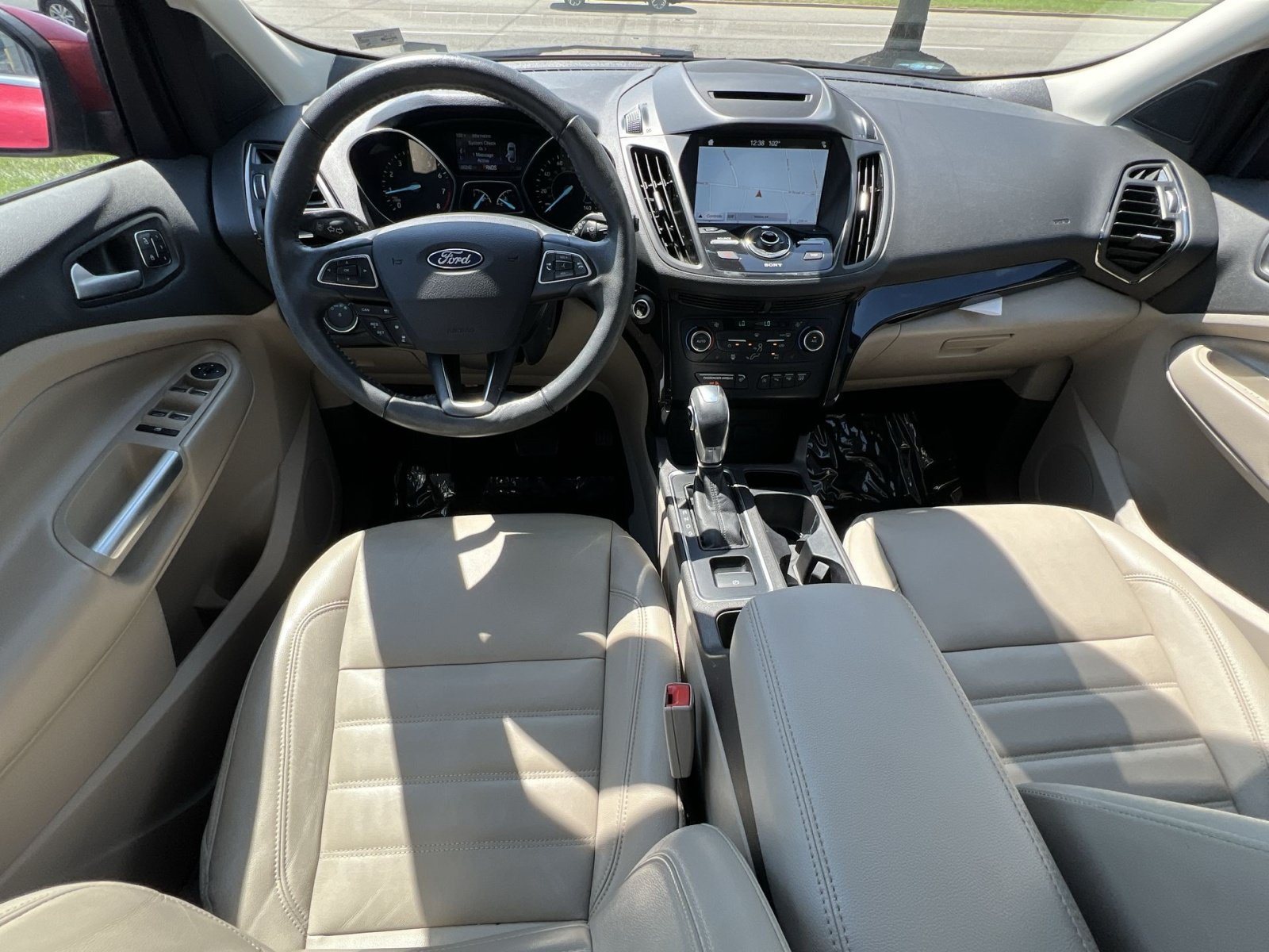Used 2018 Ford Escape Titanium w/ Ford Safe & Smart Package AWD/4WD image 20