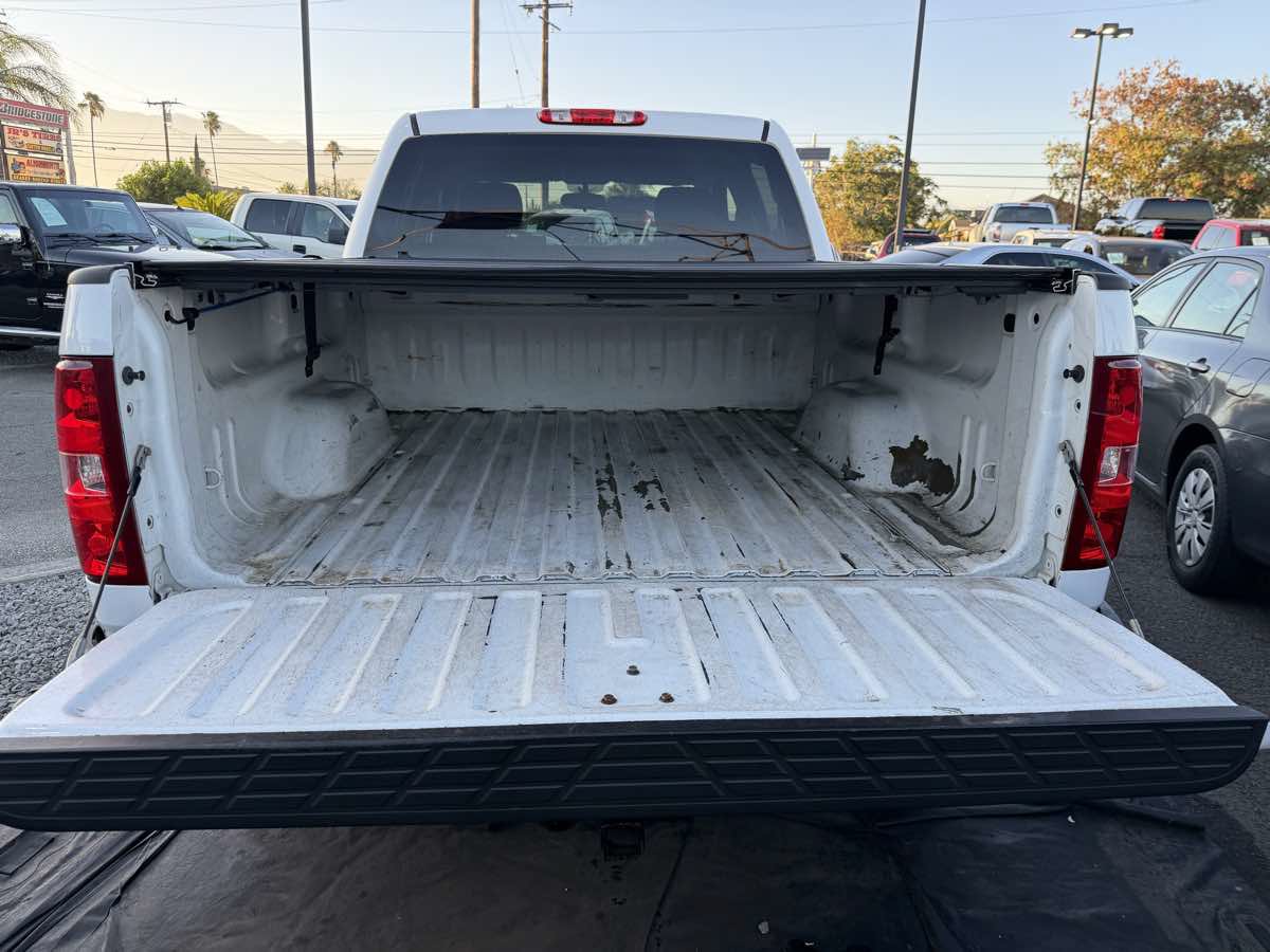 Used 2011 Chevrolet Silverado 1500 LT w/ Regional Value Package AWD/4WD image 12