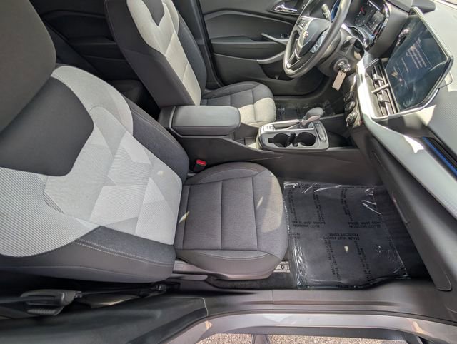 Used 2024 Chevrolet Trax LS FWD image 4