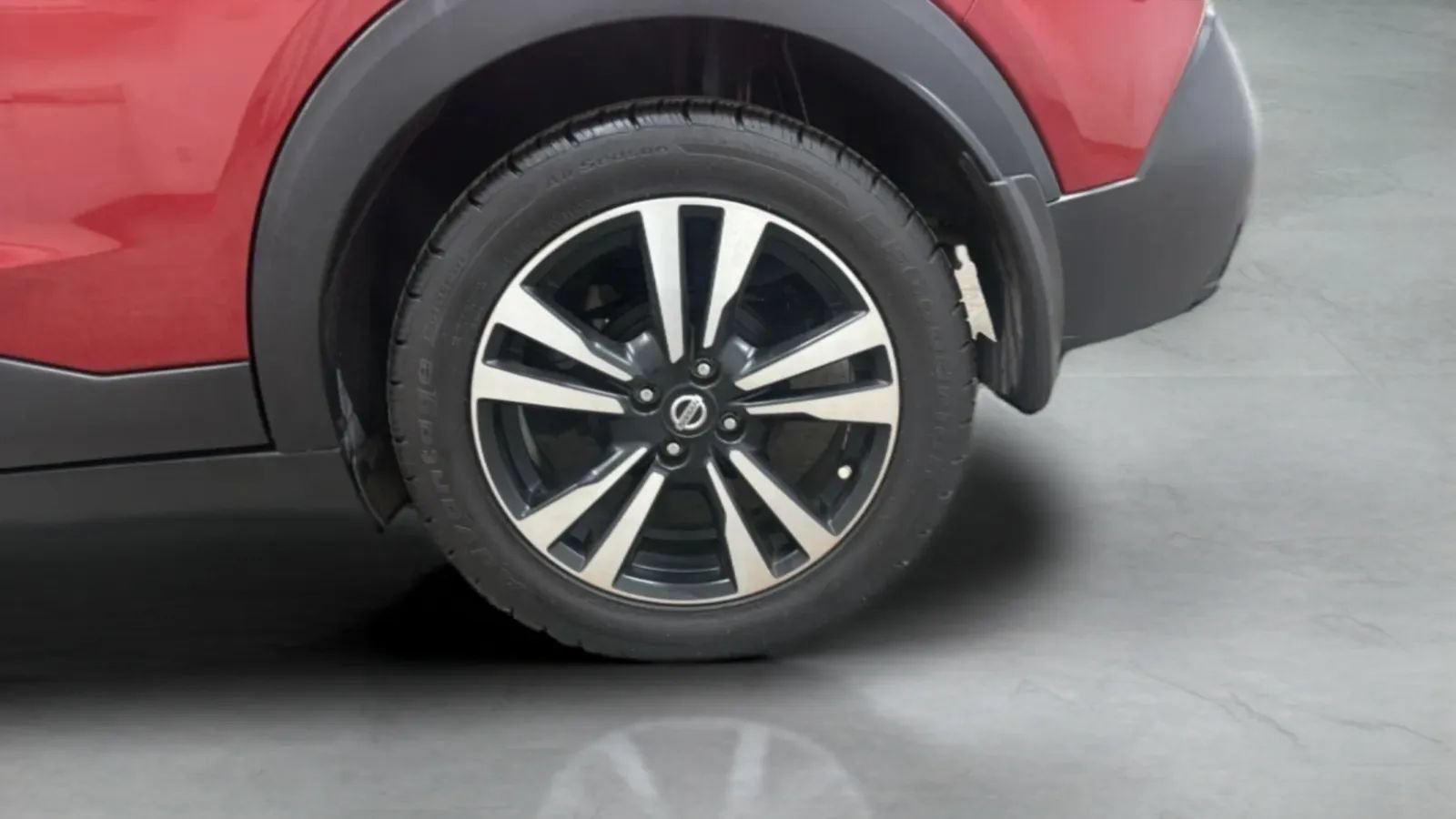 Used 2019 Nissan Kicks SV FWD image 27