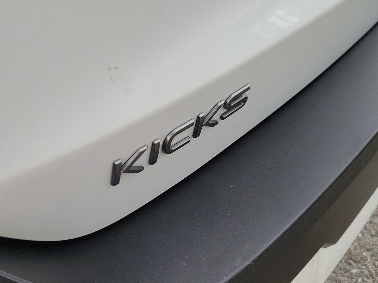 Used 2025 Nissan Kicks SR image 6