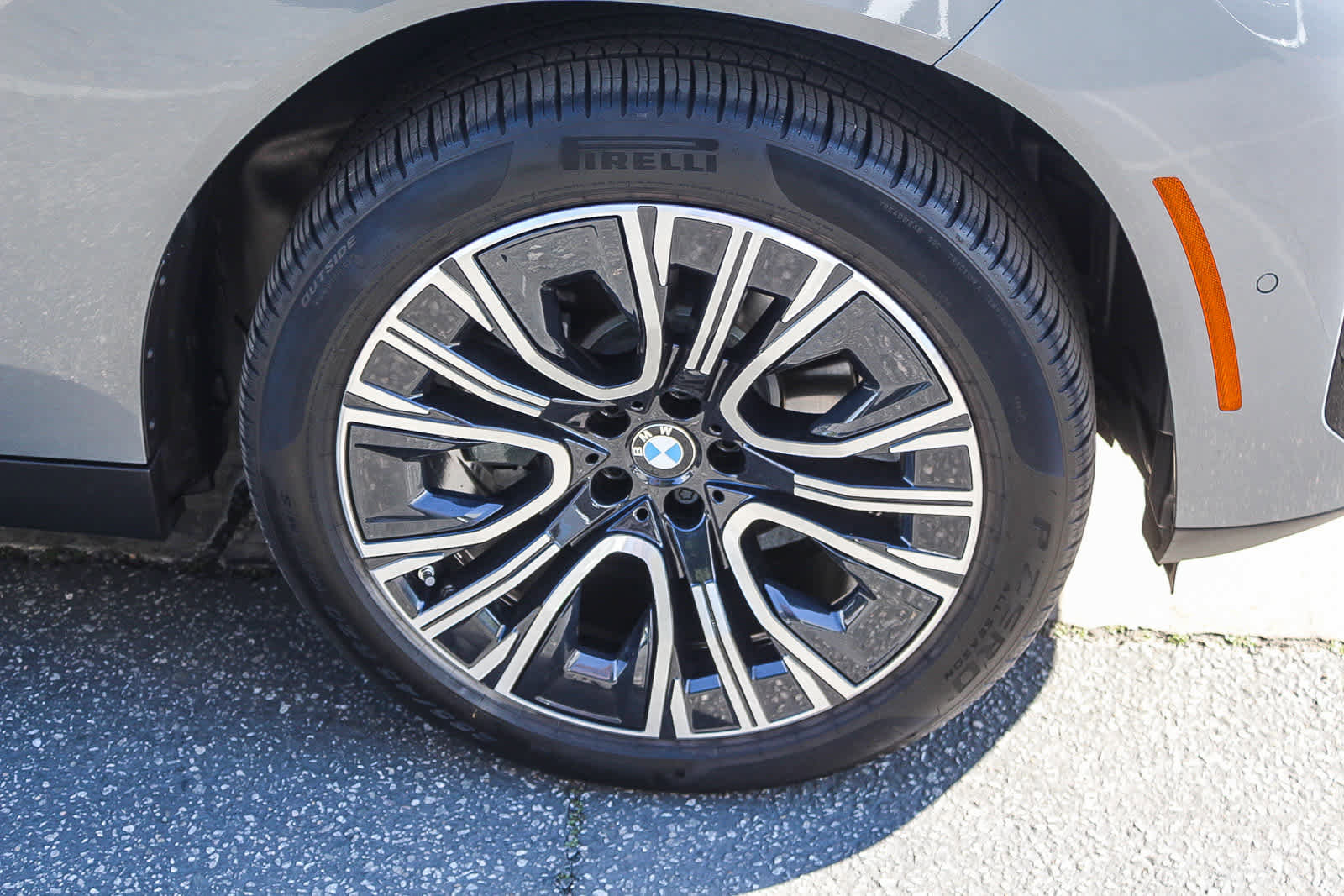 Used 2025 BMW X3 xDrive30i w/ Convenience Package image 9