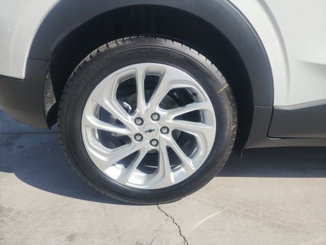 New 2027 Chevrolet Bolt LT w/ Comfort Package image 13