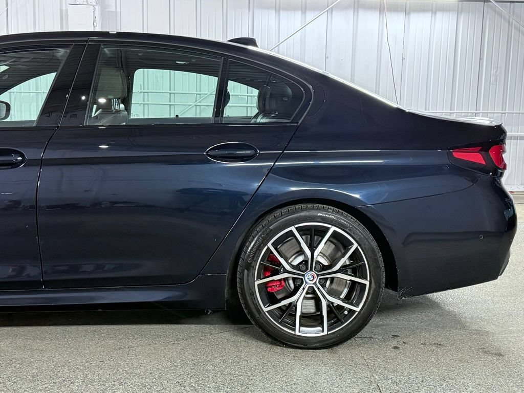 Used 2022 BMW M550i xDrive w/ Dynamic Handling Package AWD/4WD image 12