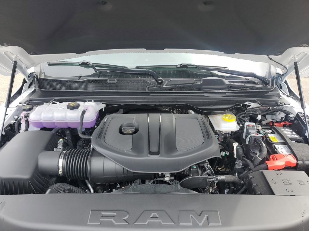 New 2026 RAM 1500 Express AWD/4WD image 31