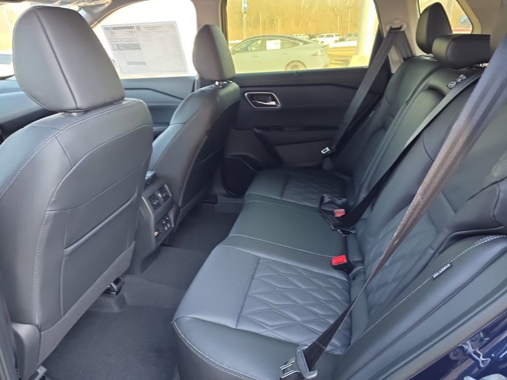 New 2026 Nissan Rogue Platinum w/ Platinum Premium Package image 13