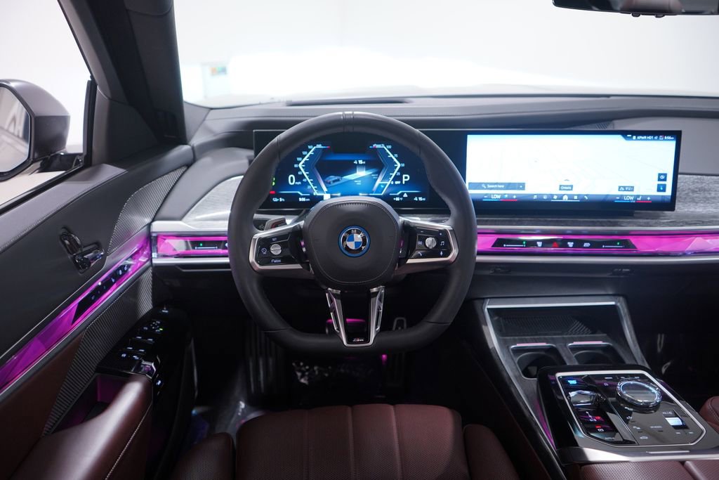 Used 2025 BMW i7 eDrive50 w/ M Sport Package image 11