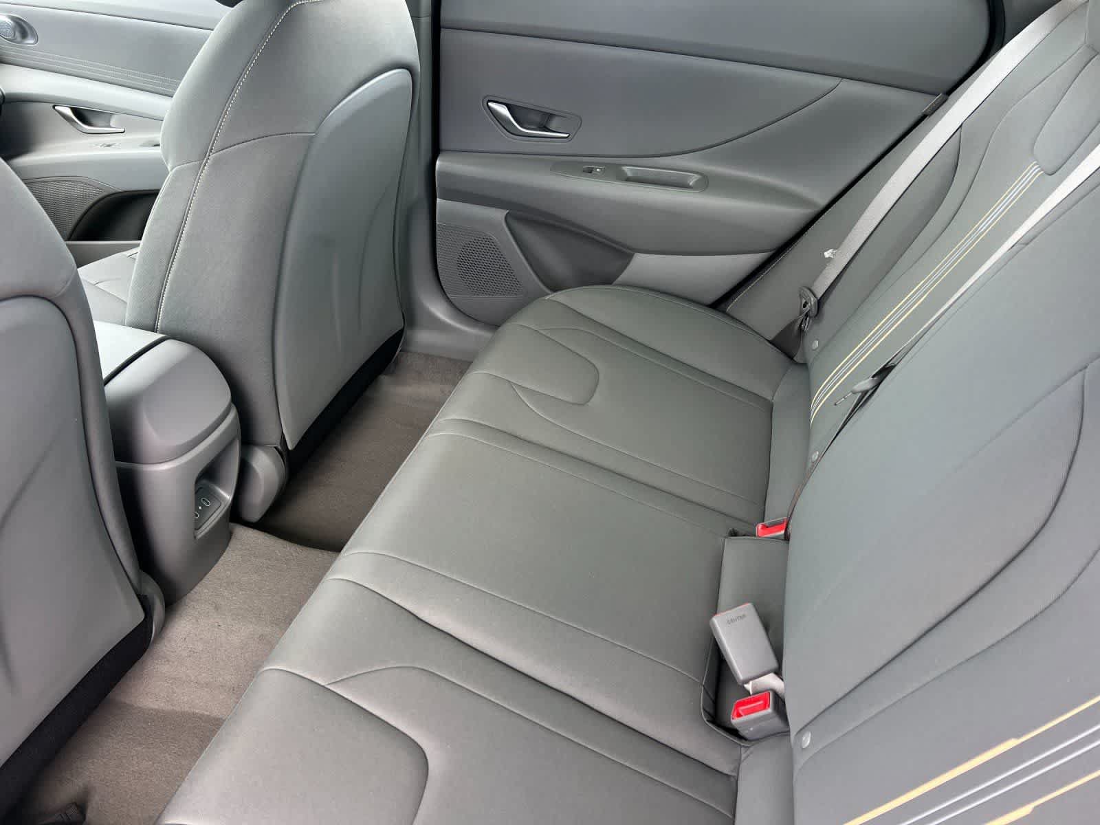 New 2026 Hyundai Elantra Hybrid FWD image 5