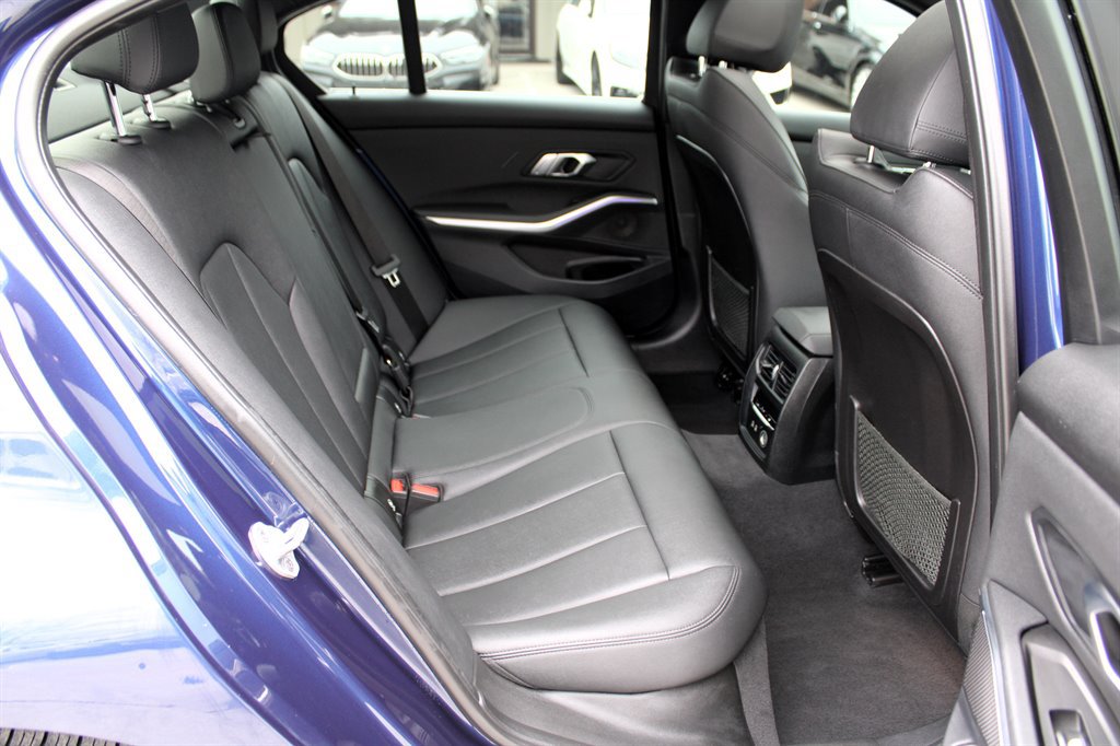 Used 2020 BMW 330i Sedan w/ Convenience Package RWD image 21