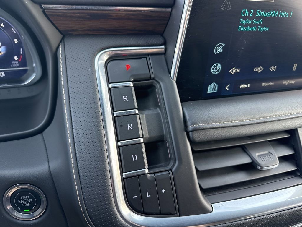 Used 2023 Chevrolet Suburban Premier image 19