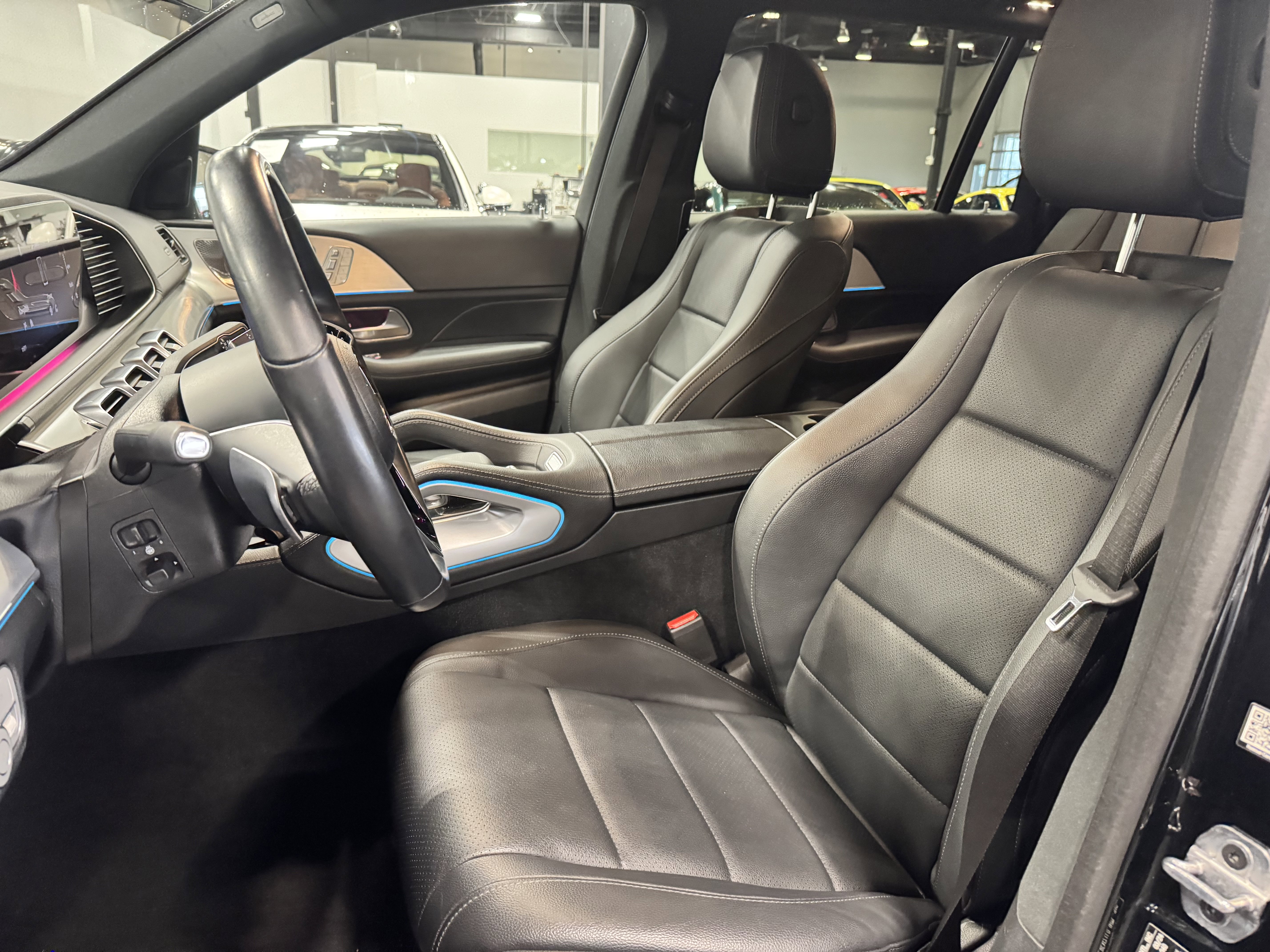 Used 2024 Mercedes-Benz GLS 450 4MATIC image 10