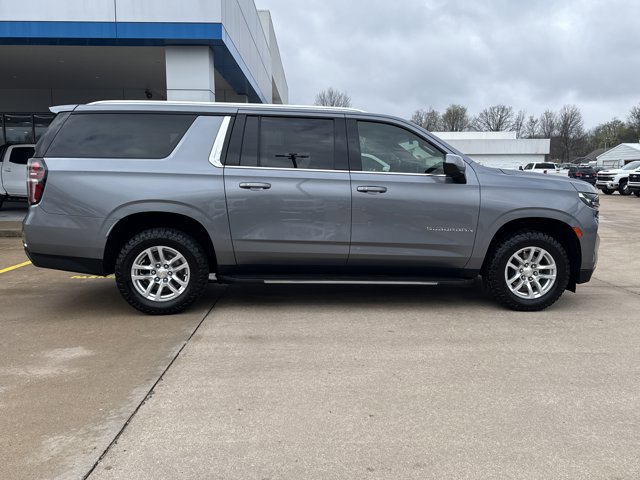 Used 2021 Chevrolet Suburban LS w/ Driver Alert Package image 2