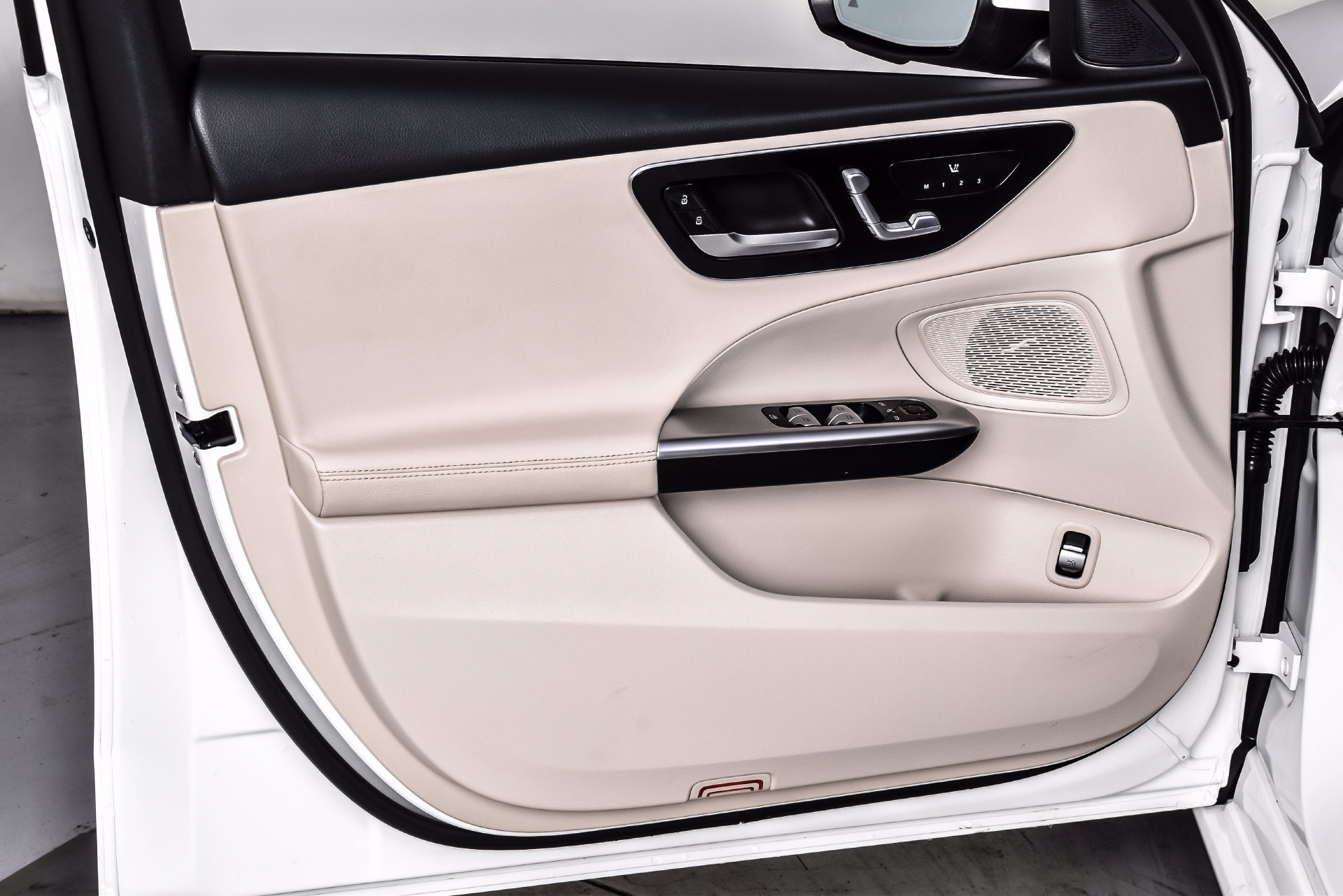 Used 2023 Mercedes-Benz C 300 4MATIC Sedan image 13