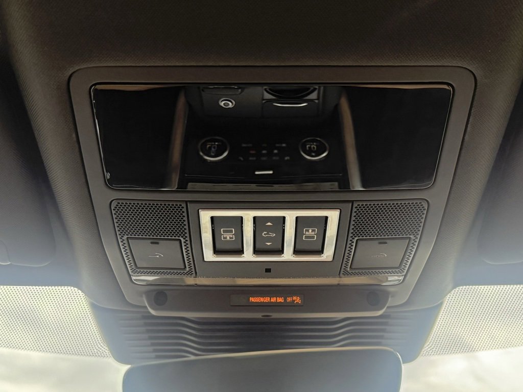 New 2025 Land Rover Discovery Dynamic SE image 24