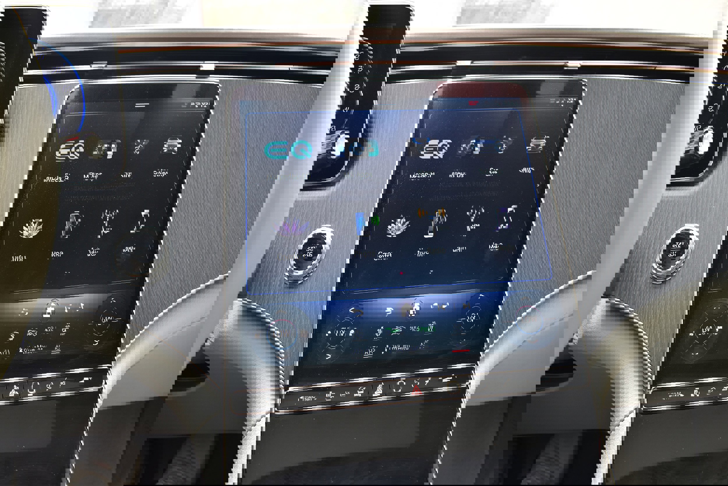 Used 2023 Mercedes-Benz EQE 500 4MATIC SUV image 34