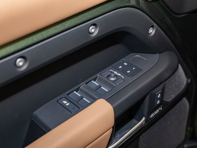 New 2026 Land Rover Defender 130 X-Dynamic SE image 14