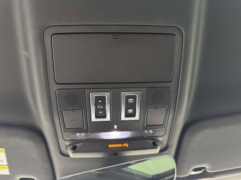 Used 2022 Land Rover Defender 110 X-Dynamic HSE image 25